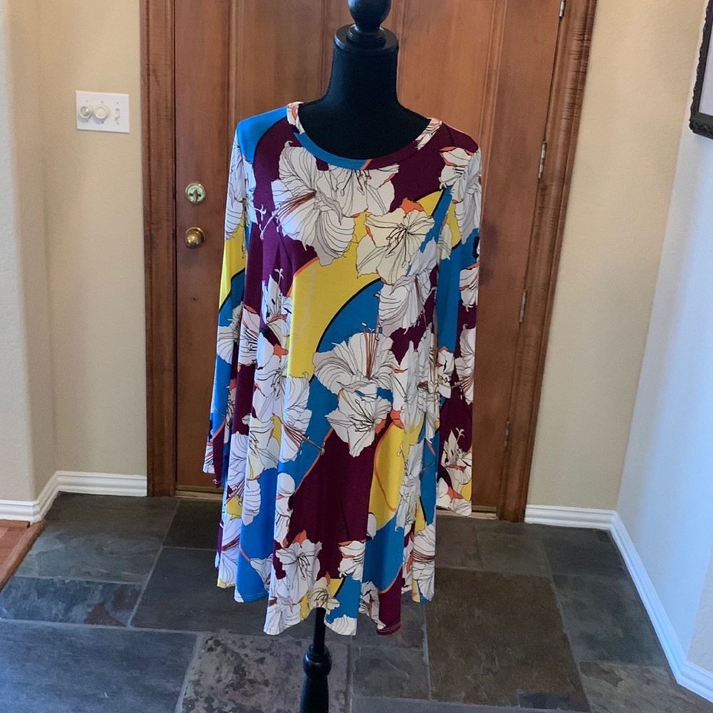 Vibrant swing dress in beautiful yellows, purples & blues. Size S. NWT